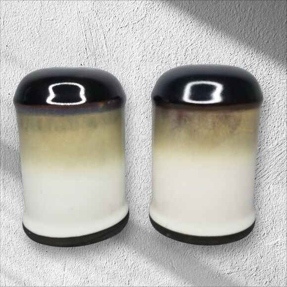 Vintage Sango Nova Black Salt and Pepper Shakers - Picture 3 of 16